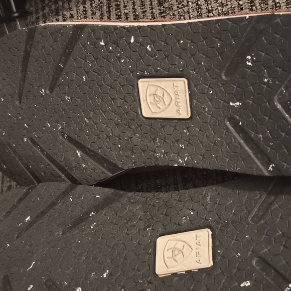 Ariat size 9B - Picture 2 of 4